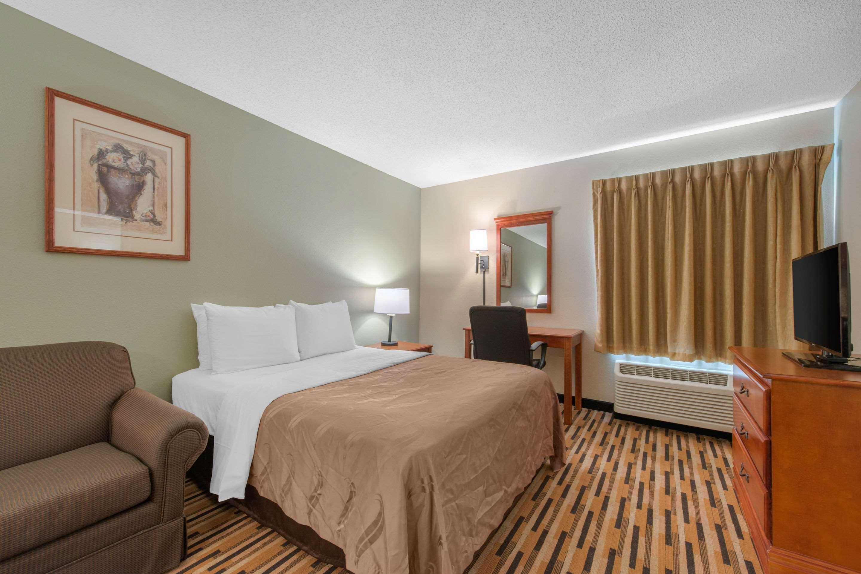 Baymont By Wyndham Hotel Port Wentworth
